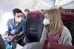 Weiter Maskenpflicht in Flugzeugen von und nach Deutschland