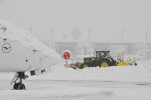 Prüfverfahren nach Zwangsübernachtung im Flugzeug