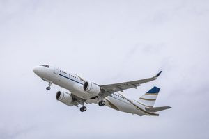 Warum Flugzeugfenster gerade Mangelware sind
