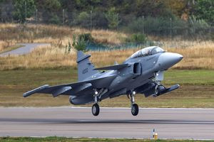 Saab Gripen F startet zum Jungfernflug