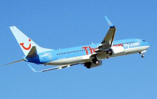 Thomsonfly Boeing 737-800