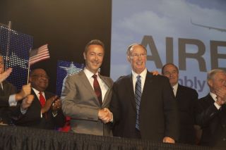 Airbus CEO Fabrice Brégier und Alabamas Gouverneur Robert Bentley
