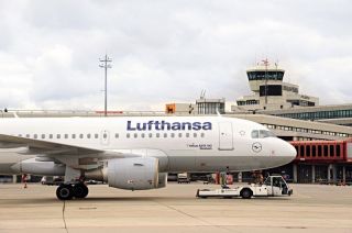 Lufthansa Airbus A319 in TXL