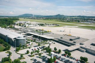 Luftbild Flughafen Salzburg