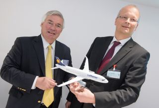 John Leahy (Airbus) und Nico Buchholz (Lufthansa)