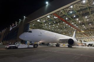 Erste Boeing 787 in neuer Zehnerrate
