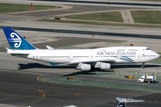 Air New Zealand Boeing 747-400 ZK-NBV