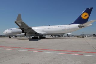Lufthansa Airbus A340-300
