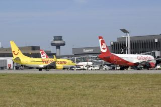 Air Berlin und TUIfly am Flughafen Hannover