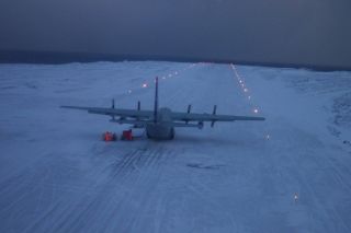 Lockheed C-130 in der Antarktis verschollen