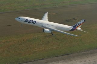 Erstflug des Airbus A330-300 im November 1992
