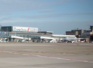 Lufthansa am Flughafen Bremen