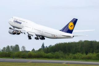 Lufthansa 747-8I