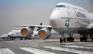Lufthansa Boeing 747 am Flughafen Frankfurt