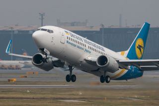 Ukraine International Boeing 737-300