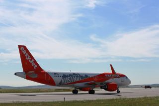 easyjet europe A320W OE-IAV