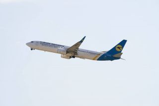 UIA Boeing 737-900ER