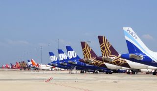 Flugzeuge am Flughafen Bengaluru in Indien