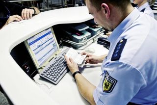 Passkontrolle durch die Bundespolizei