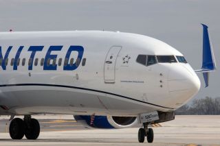 United Boeing 737-8
