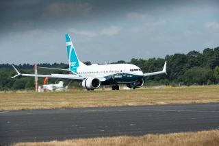 Boeing 737 MAX 7 trifft in Farnborough ein