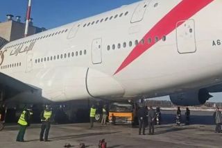 Emirates Airbus A380 in Moskau