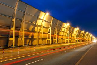 Schallschutzwand am Frankfurter Flughafen