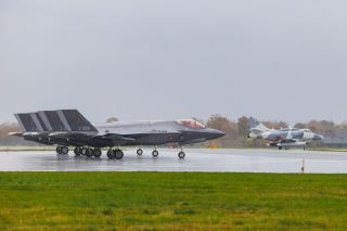 Top Aces Alpha Jet und dänische F-35