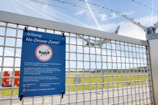Drohnenhinweis am Frankfurter Flughafen