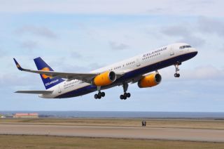Icelandair Boeing 757-200