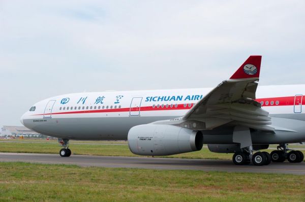 Sichuan Airlines Airbus A330-300