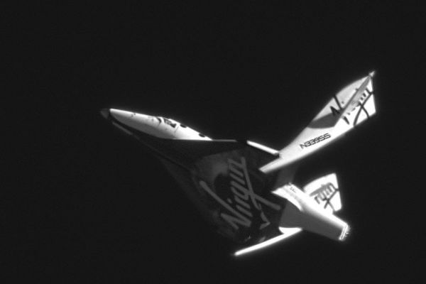 Virgin Galactic SpaceShipTwo stürzt bei Testflug ab