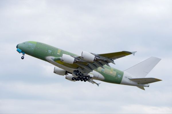 Noch unlackierter Airbus A380 für Etihad Airways
