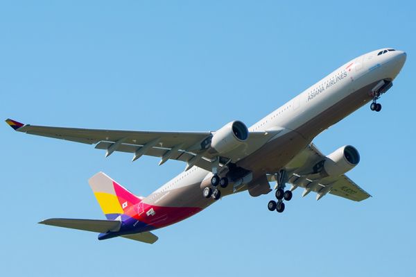 Asiana Airlines Airbus A330-300