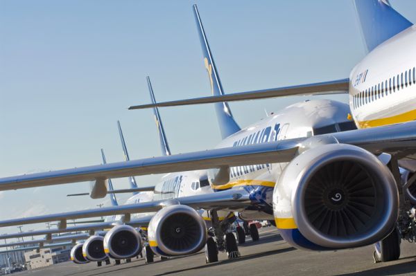 Ryanair Boeing 737NG Line-up