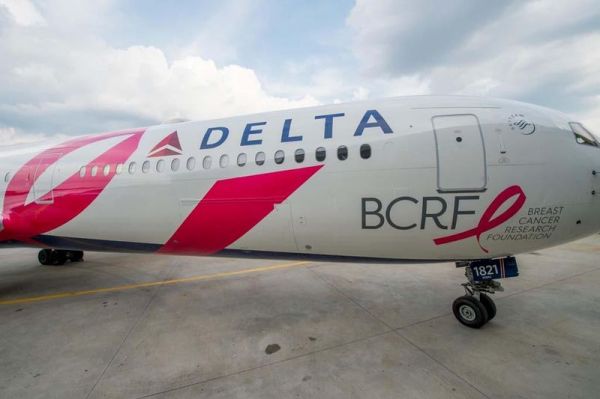 Delta Boeing 767-400ER Pink Plane