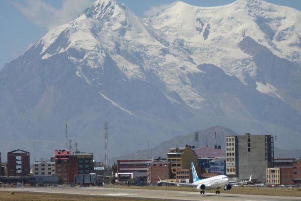 Boeing 737 MAX startet in La Paz