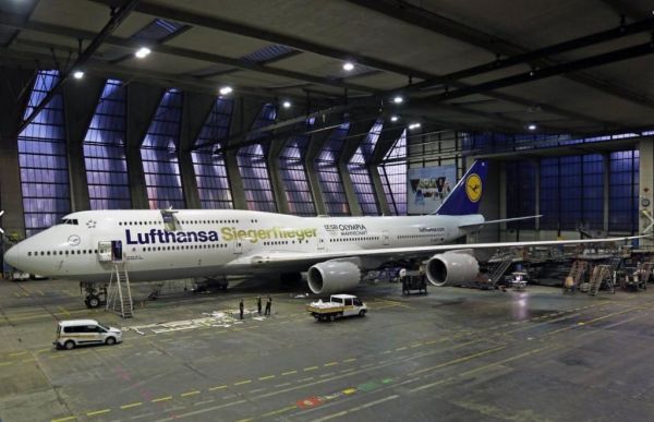 Lufthansa Boeing 747-8 Olympia Siegerflieger