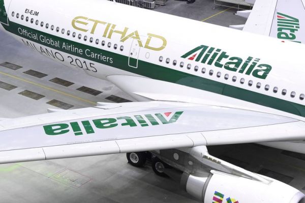 Etihad Airways stützt Alitalia