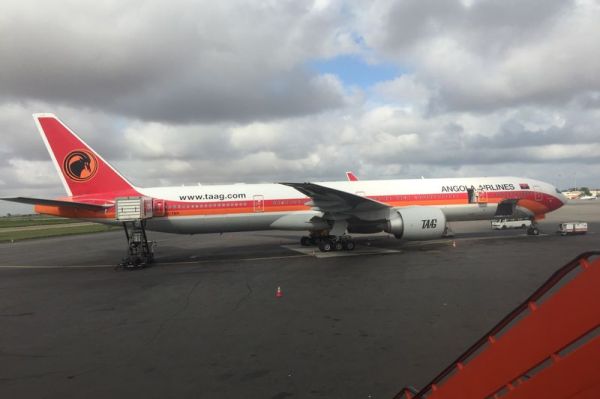 TAAG Air Angola Boeing 777-300ER Business Class