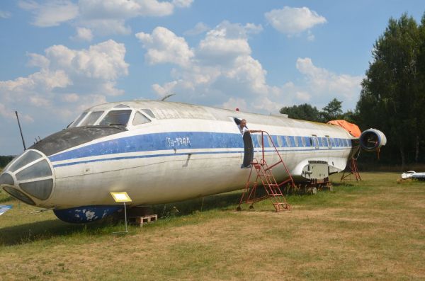 Tu-134AK der Staatssicherheit