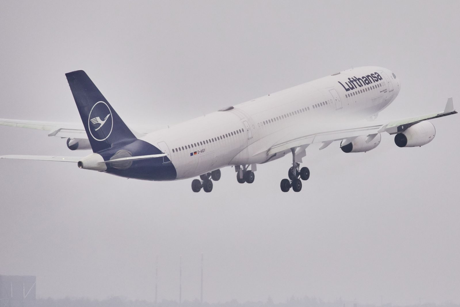 Lufthansa-A340: Fahrwerksprobleme bei Landung