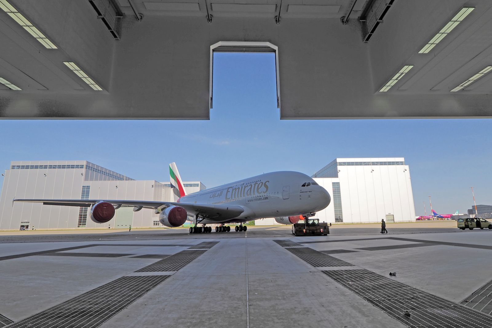 Emirates lässt A380 von Lufthansa Technik warten