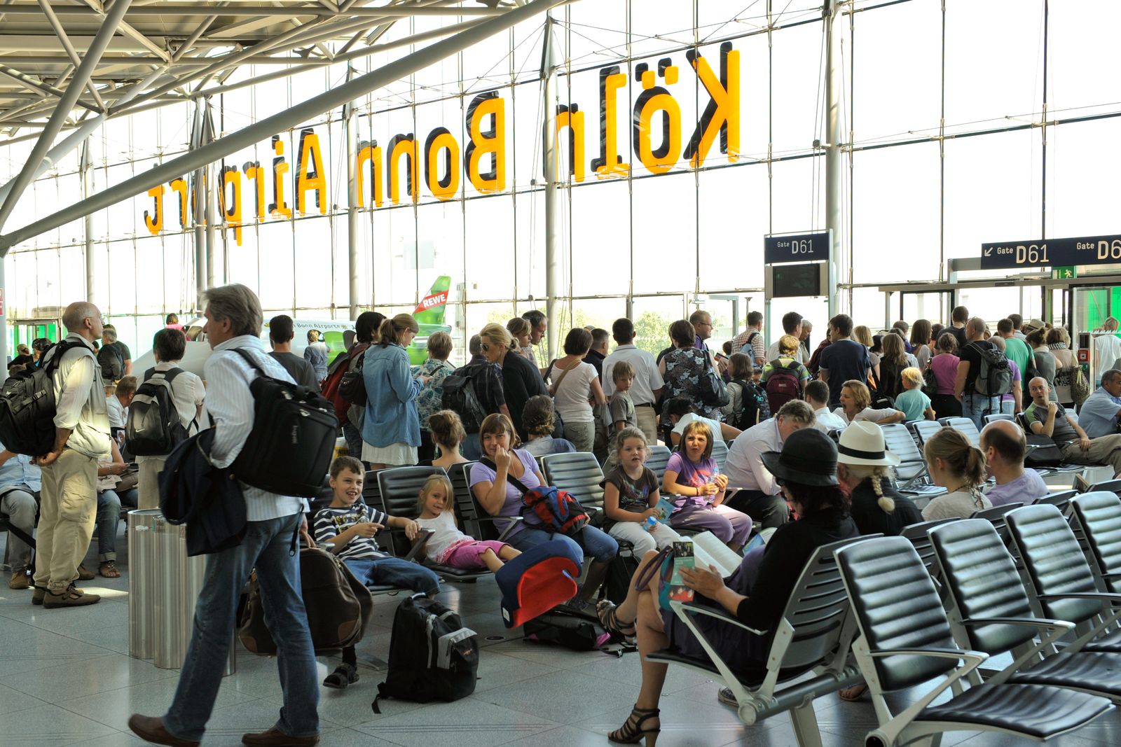 Höhere Ticketsteuer verteuert Flugreisen ab Mai