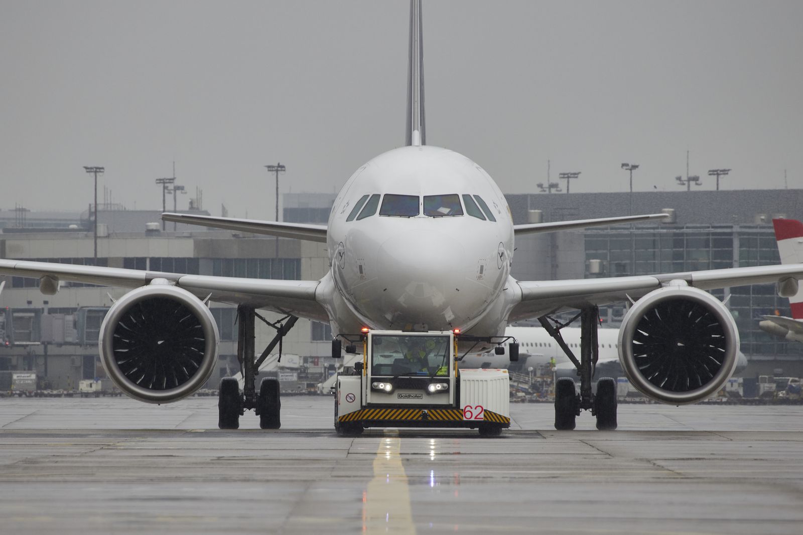 Lufthansa-Chef: Flugbetrieb deutlich stabiler als 2022